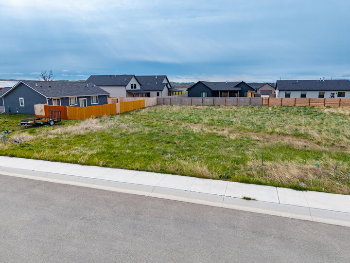 Property Photo:  1260/1270 Oxbow Drive  WY 82801 