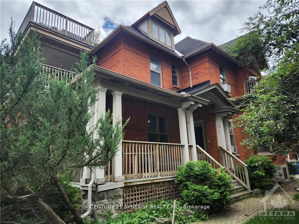 Property Photo: 450 Maclaren Street 8 ON K1R 5K6