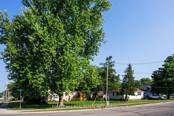 Property Photo: 610 Tamarac Street ON N1A 1B9