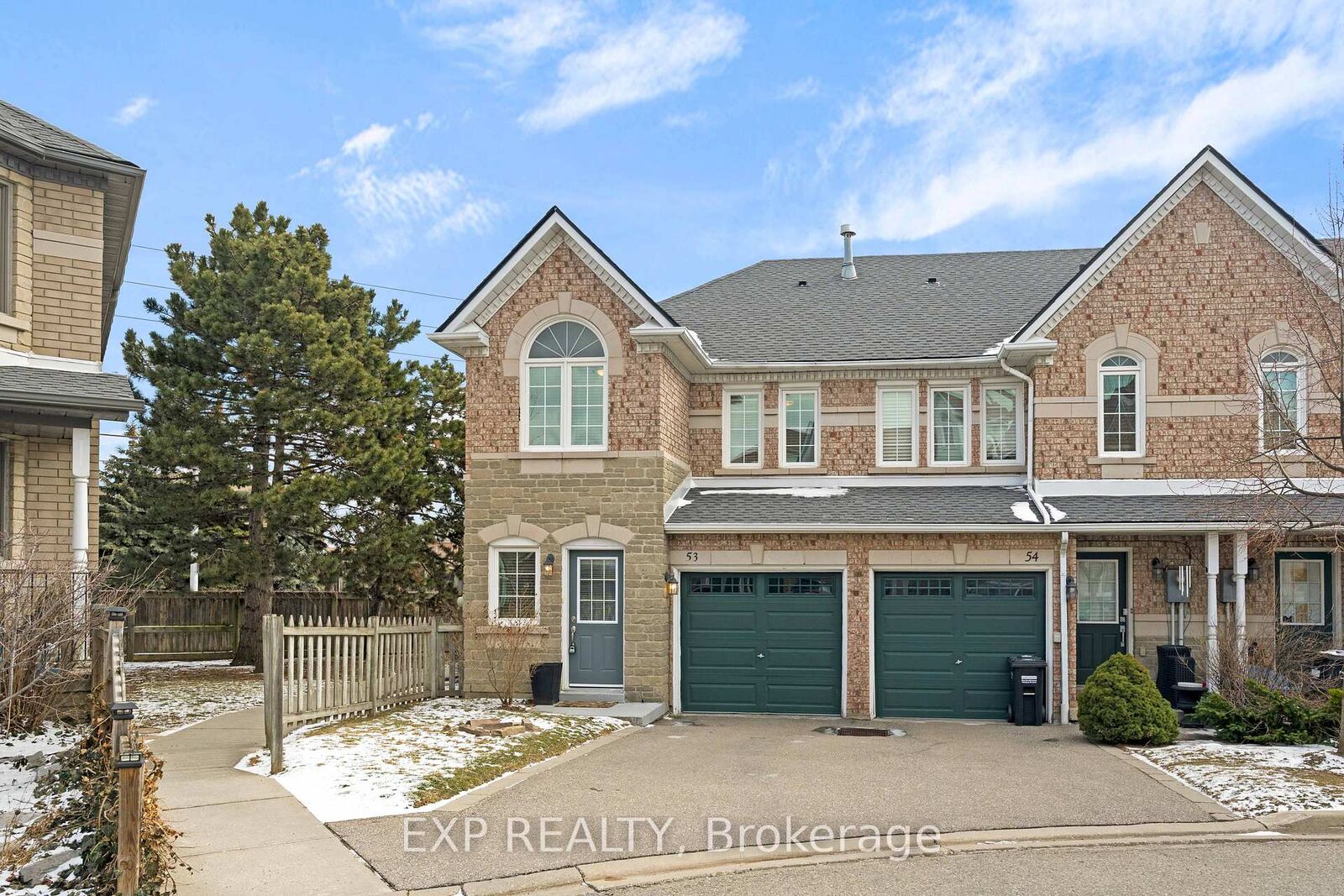 Property Photo: 455 Apache Court 53 ON L4Z 3W8