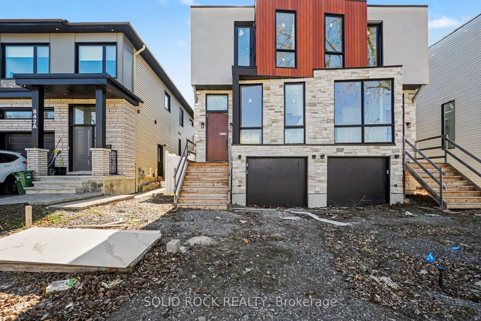 Property Photo: 840 Alpine Avenue ON K2B 5R6