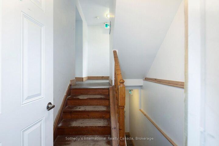 Property Photo: 210 Arlberg Crescent ON L9Y 0M1