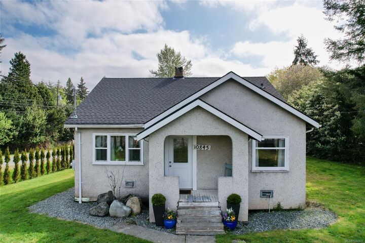 Property Photo: 10845 Chemainus Rd BC V9G 2A4