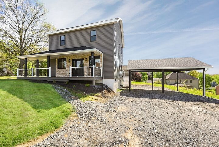 Property Photo:  1076 Chapel Rd  PA 15061 