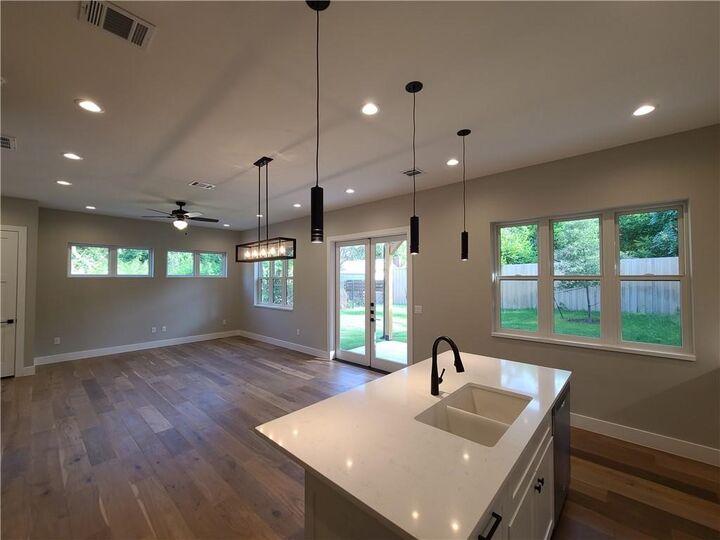 Property Photo:  907 E 44th Street B  TX 78751 