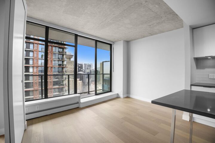 Property Photo: 108 W Cordova Street 2808 BC V6B 0G5