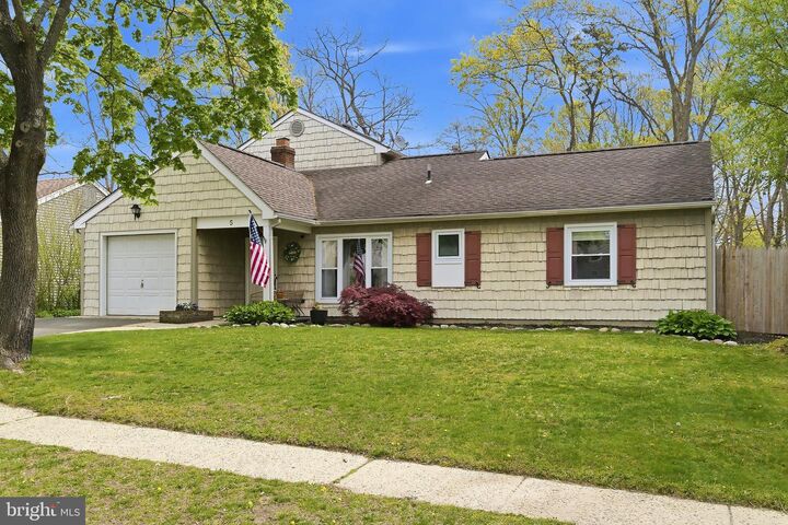 Property Photo:  5 Chestnut Way Circle  NJ 08005 