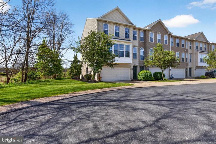 Property Photo:  407 Brook Meadow Drive  PA 17050 