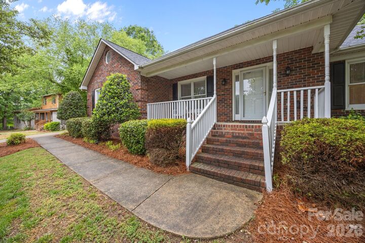 Property Photo:  11331 Mendora Drive  NC 28215 