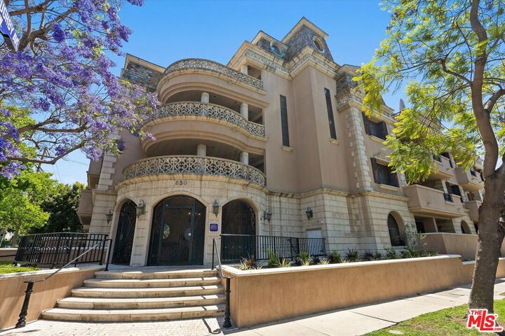 Property Photo:  850 N Croft Ave  CA 90069 