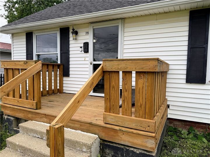 Property Photo:  729 Forest Street  OH 43160 