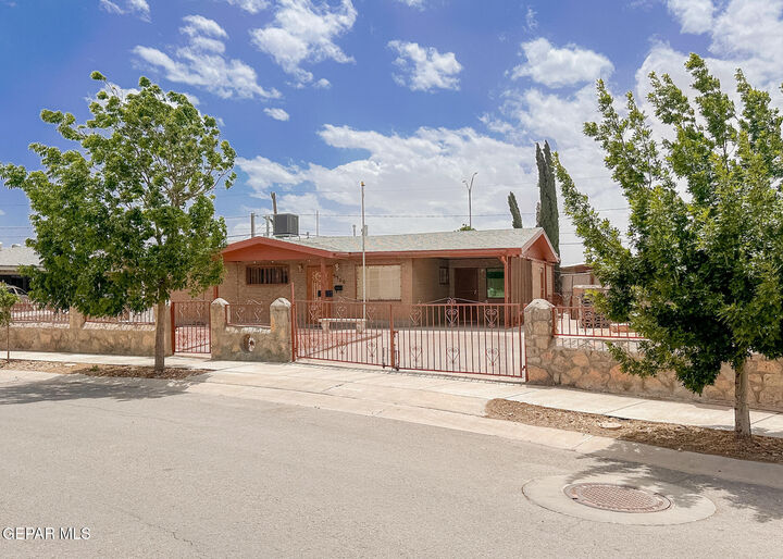 Property Photo:  5300 Flower Drive  TX 79905 