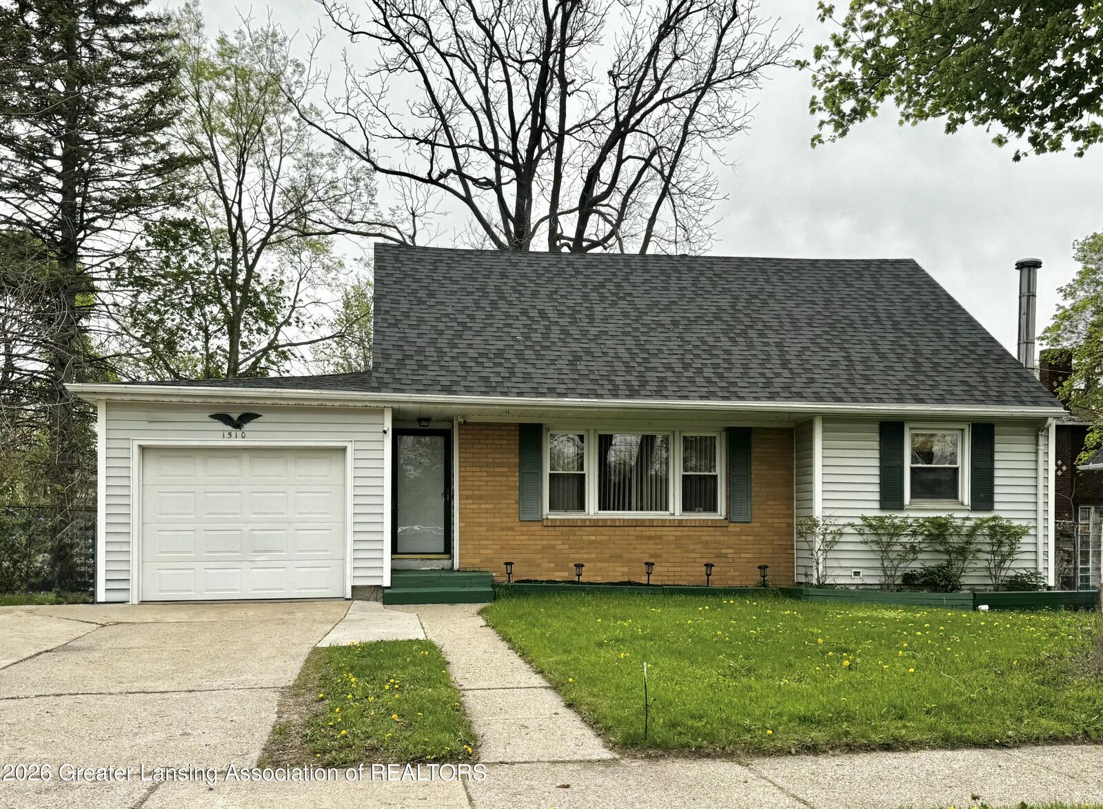 Property Photo:  1510 W Saint Joseph Street  MI 48915 