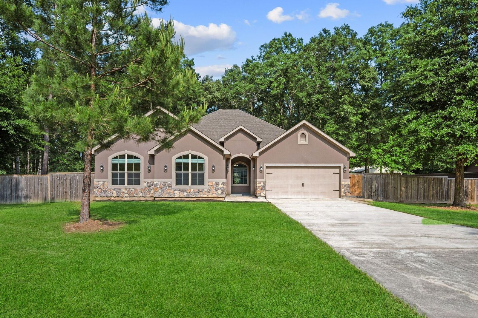 Property Photo:  17111 Paluxy Court  TX 77372 
