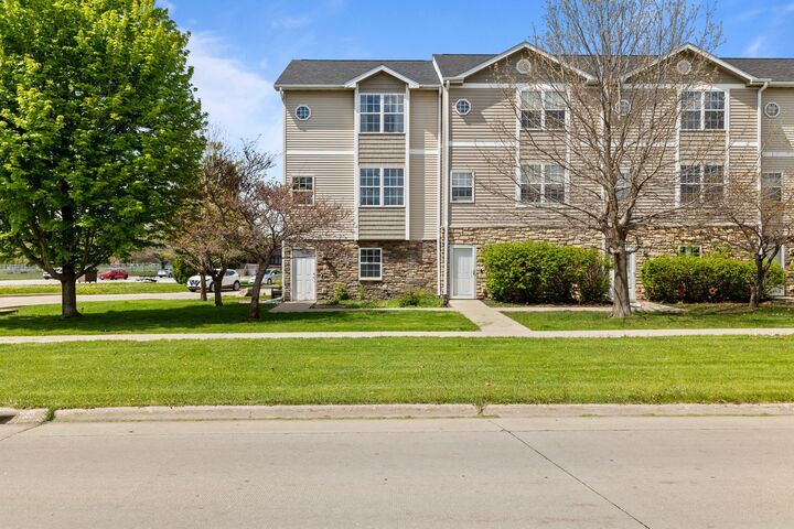 Property Photo: 1305 S G Avenue IA 50201
