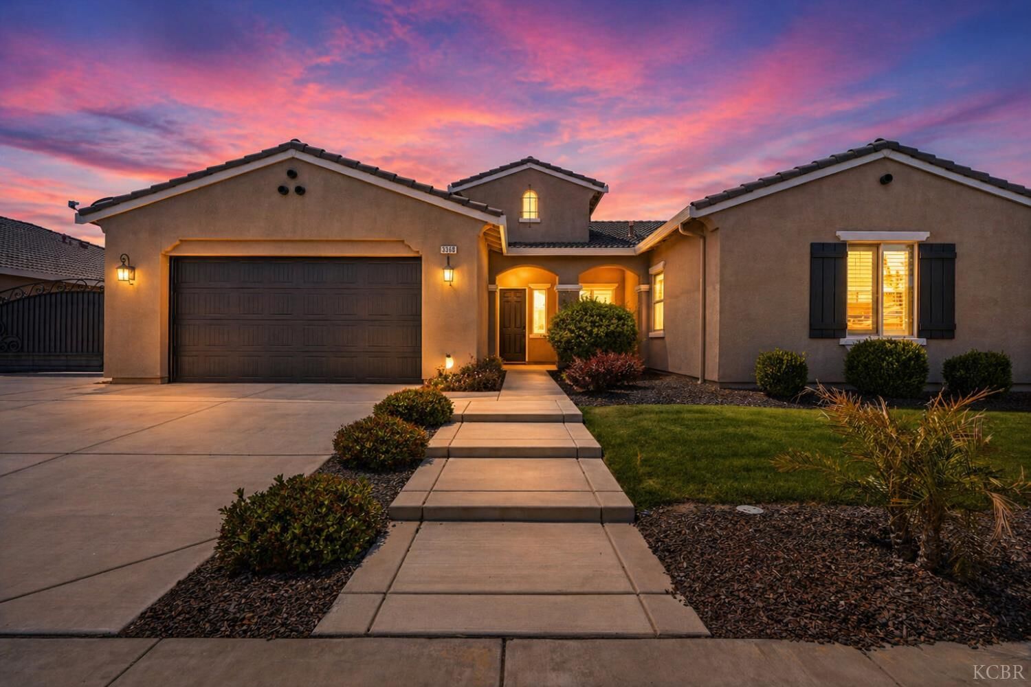 Property Photo: 3368 N Discovery Way CA 93230