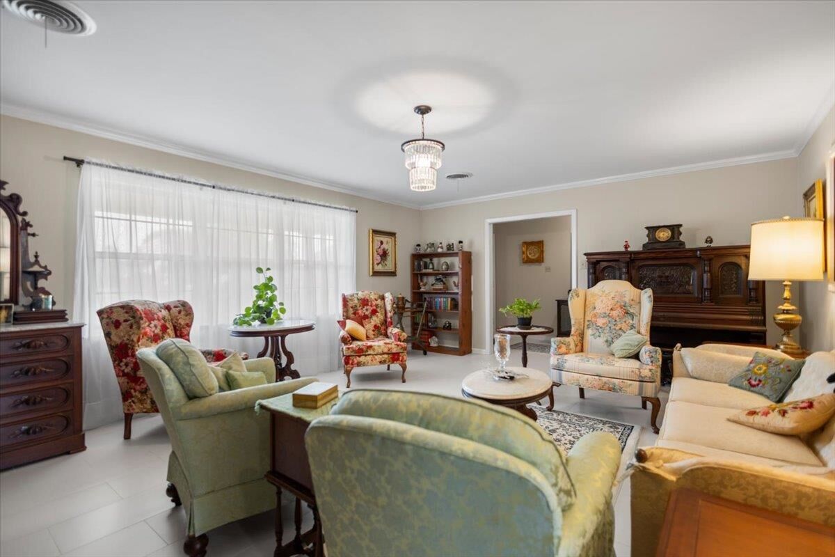 Property Photo:  2606 S US 79  TX 75654 