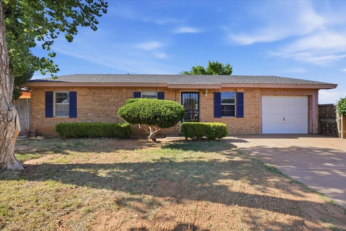Property Photo:  804 E 79th Street  TX 79404 