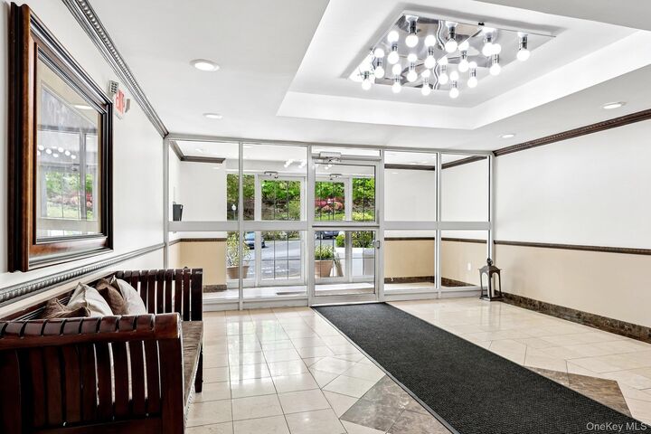 Property Photo:  2035 Central Park Avenue 2V  NY 10710 