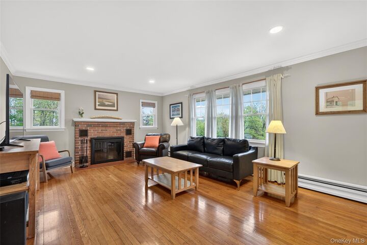 Property Photo:  333 Oakland Avenue  NY 10950 