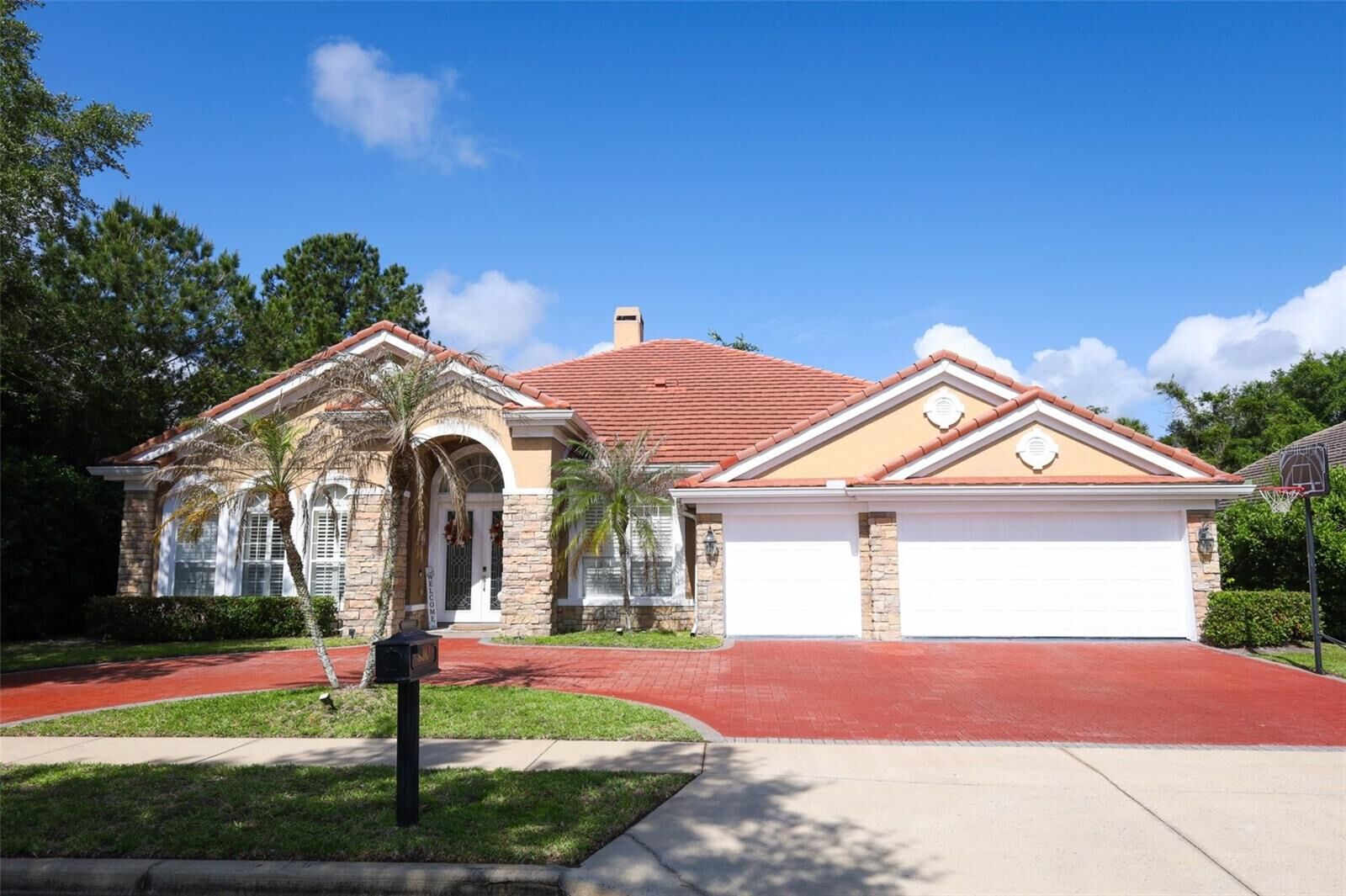 Property Photo:  836 Woodbark Cove  FL 32771 