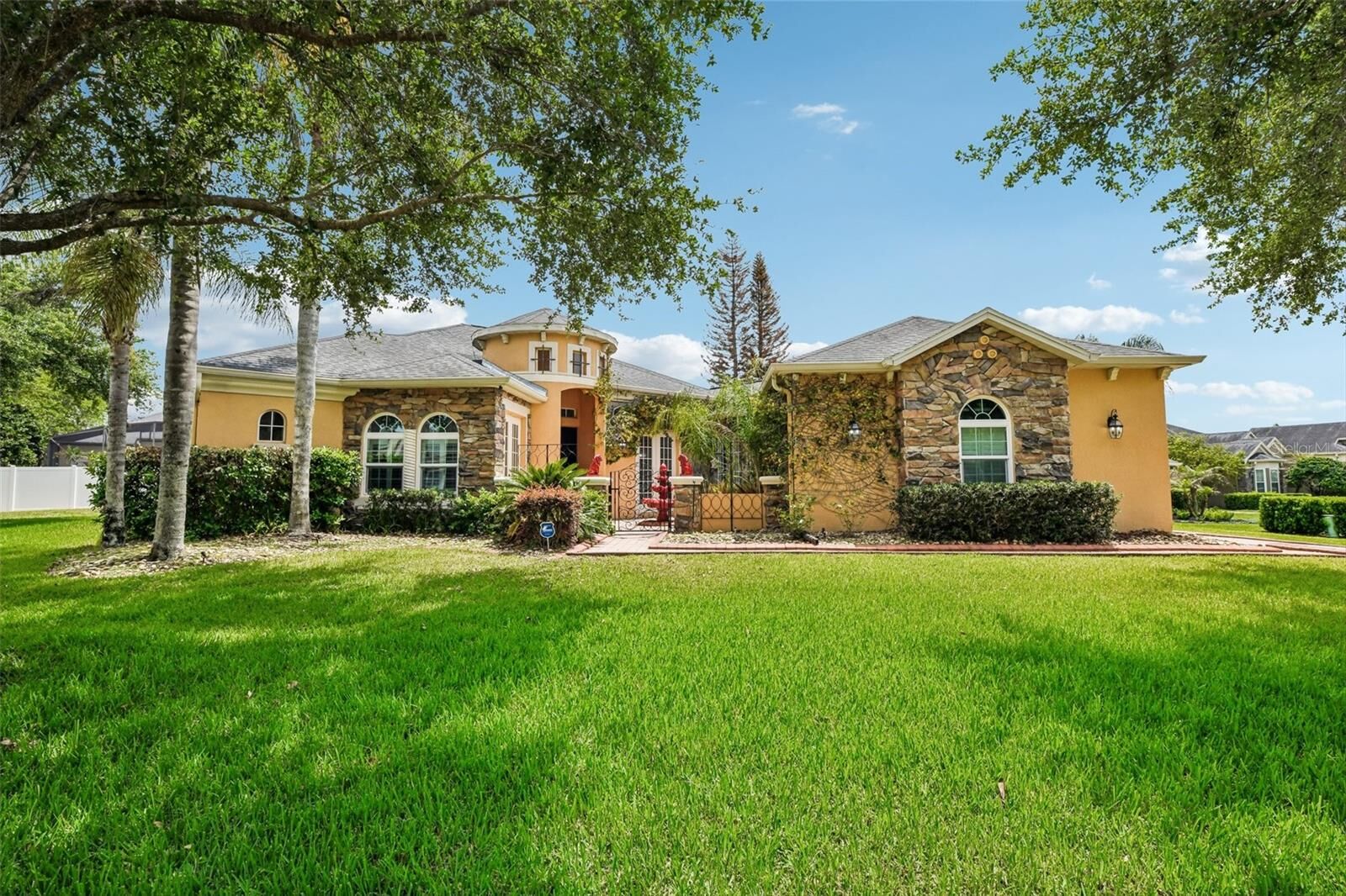 Property Photo:  910 Parasol Place  FL 32766 
