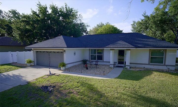 Property Photo:  408 Raymond Street  FL 34715 