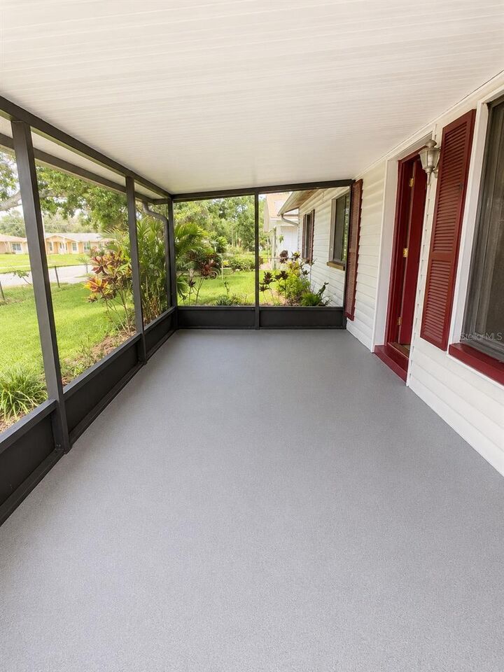 Property Photo: 8204 Trammell Trail FL 33619