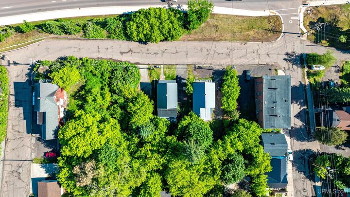 Property Photo:  807 E Montezuma Avenue  MI 49931 