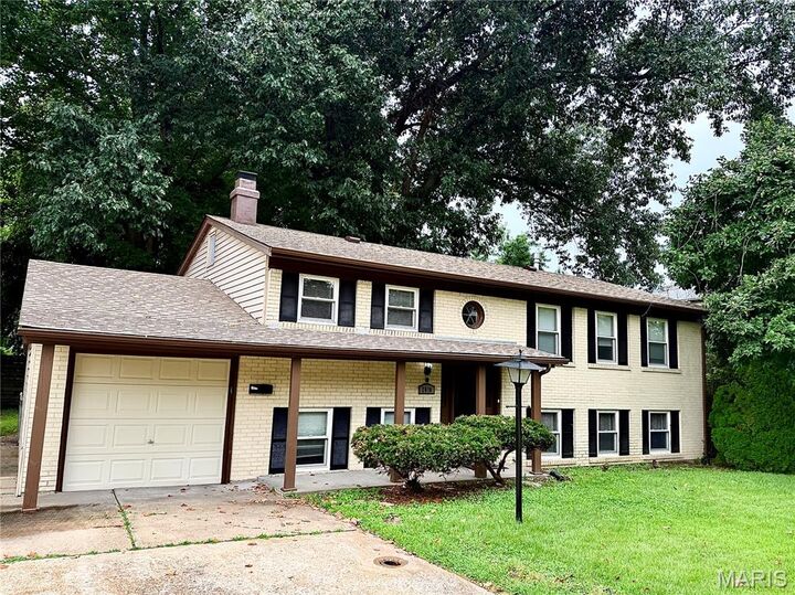 Property Photo: 2010 E Humes Lane MO 63033