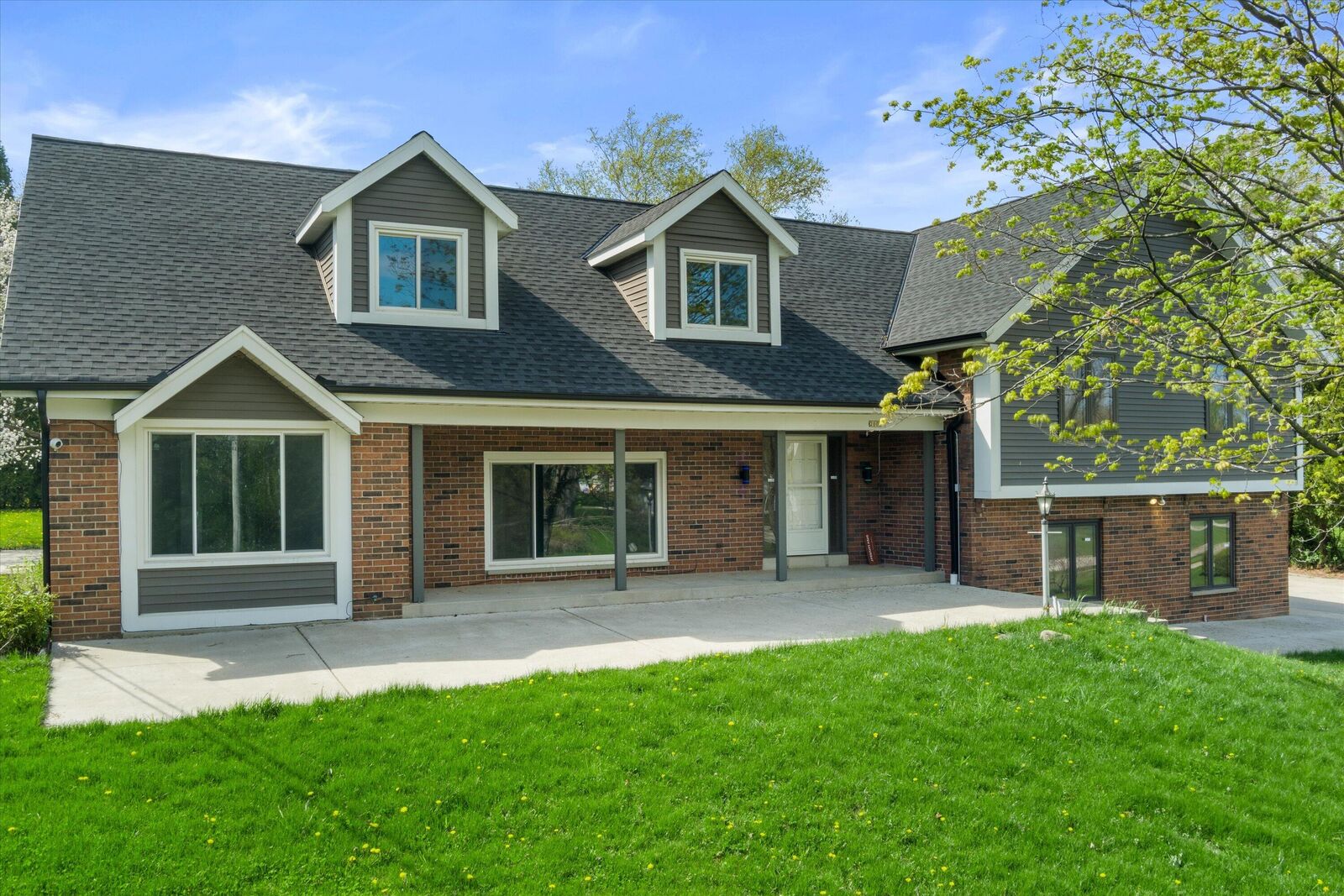 Property Photo:  2003 S Valley Spring Dr  WI 53151 