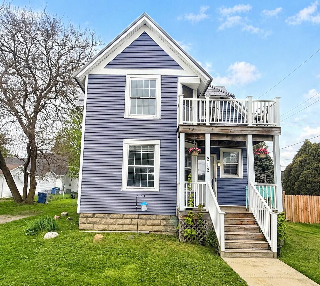 Property Photo:  216 Oak Street  MI 49328 