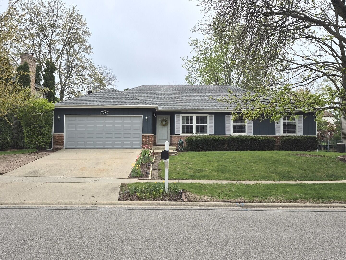 Property Photo:  1332 E Bailey Road  IL 60565 