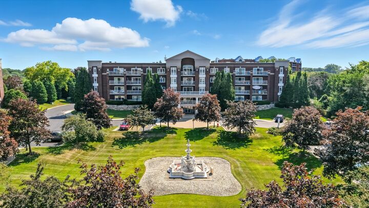 Property Photo:  7011 W Touhy Avenue 509  IL 60714 