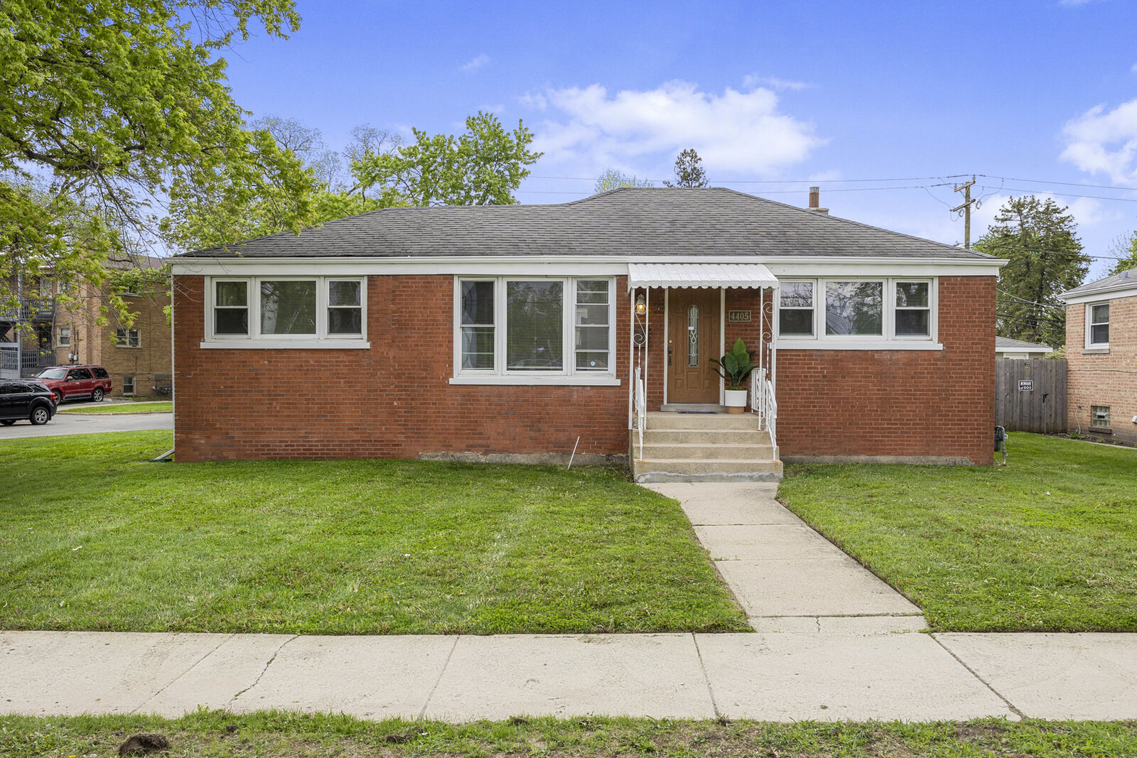 Property Photo:  4405 Butterfield Road  IL 60162 