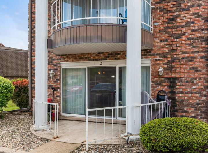 Property Photo:  