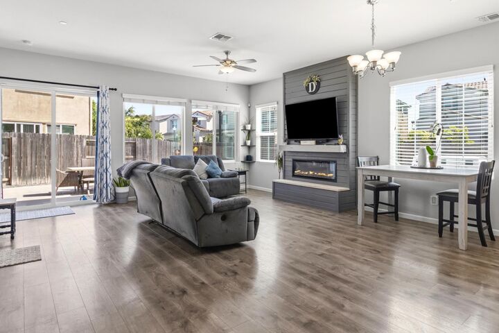 Property Photo:  140 Lily Bay Circle  CA 95834 