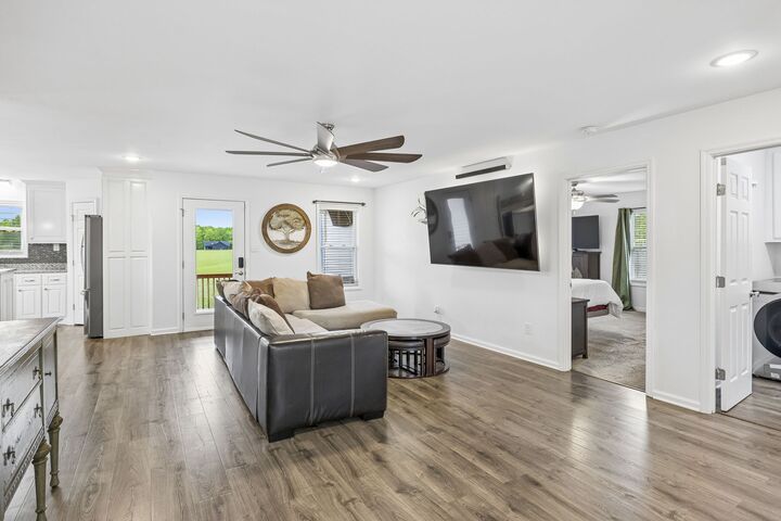 Property Photo:  506 N Point Dr  TN 38483 
