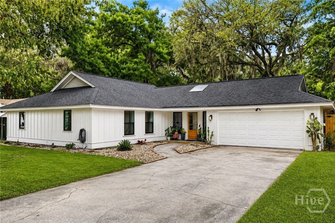 Property Photo: 114 Lazy Lagoon Way GA 31410