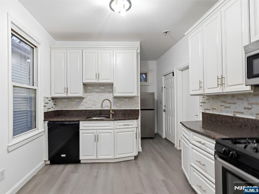 Property Photo:  22 Harrison Avenue 2  NJ 07026 