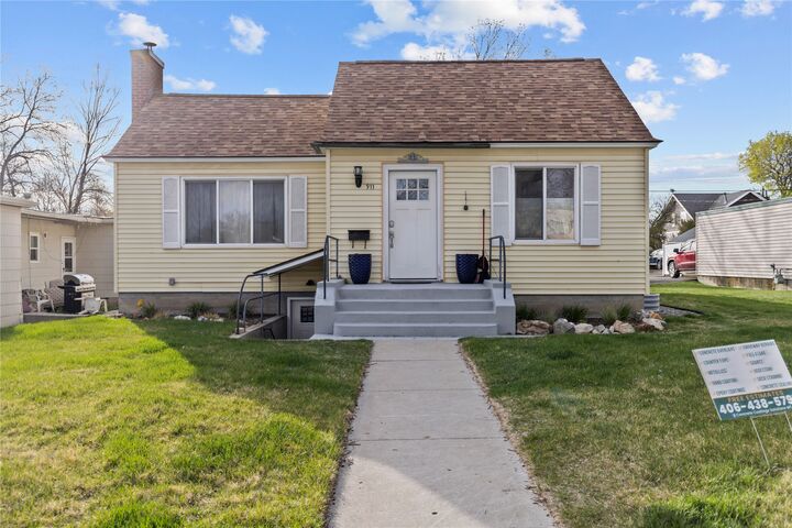 Property Photo:  911 N Ewing Street  MT 59601 