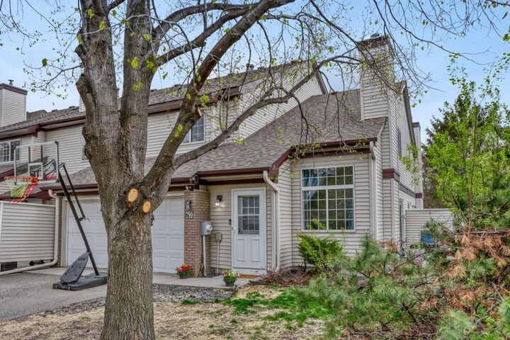 Property Photo:  790 County Road F W 66  MN 55126 