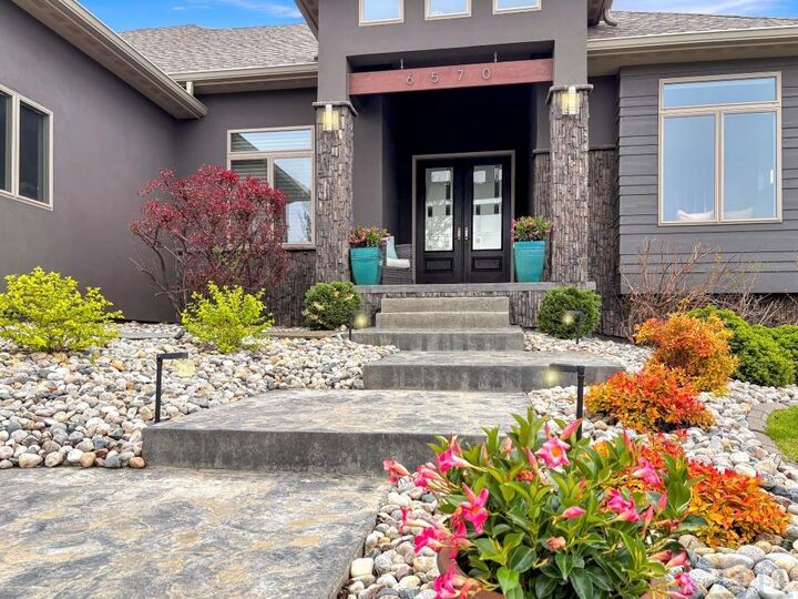 Property Photo:  6570 Palm Valley Rd  IA 51106 