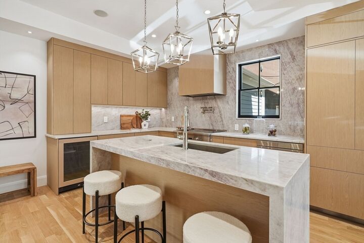 Property Photo:  9 Mt Auburn St  MA 02138 