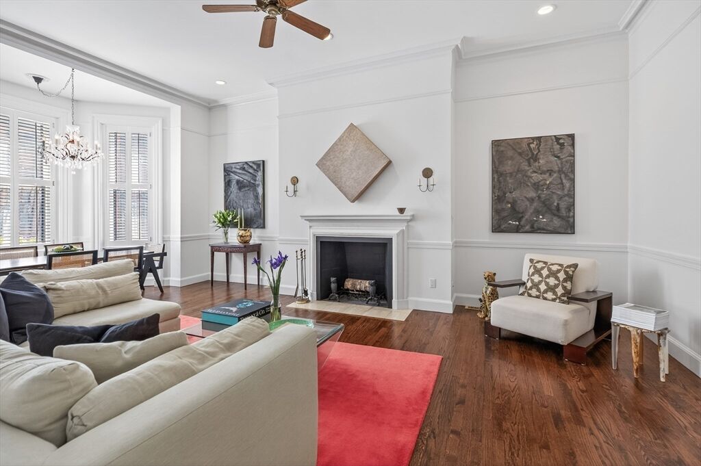Property Photo:  180 Marlborough St 2  MA 02116 
