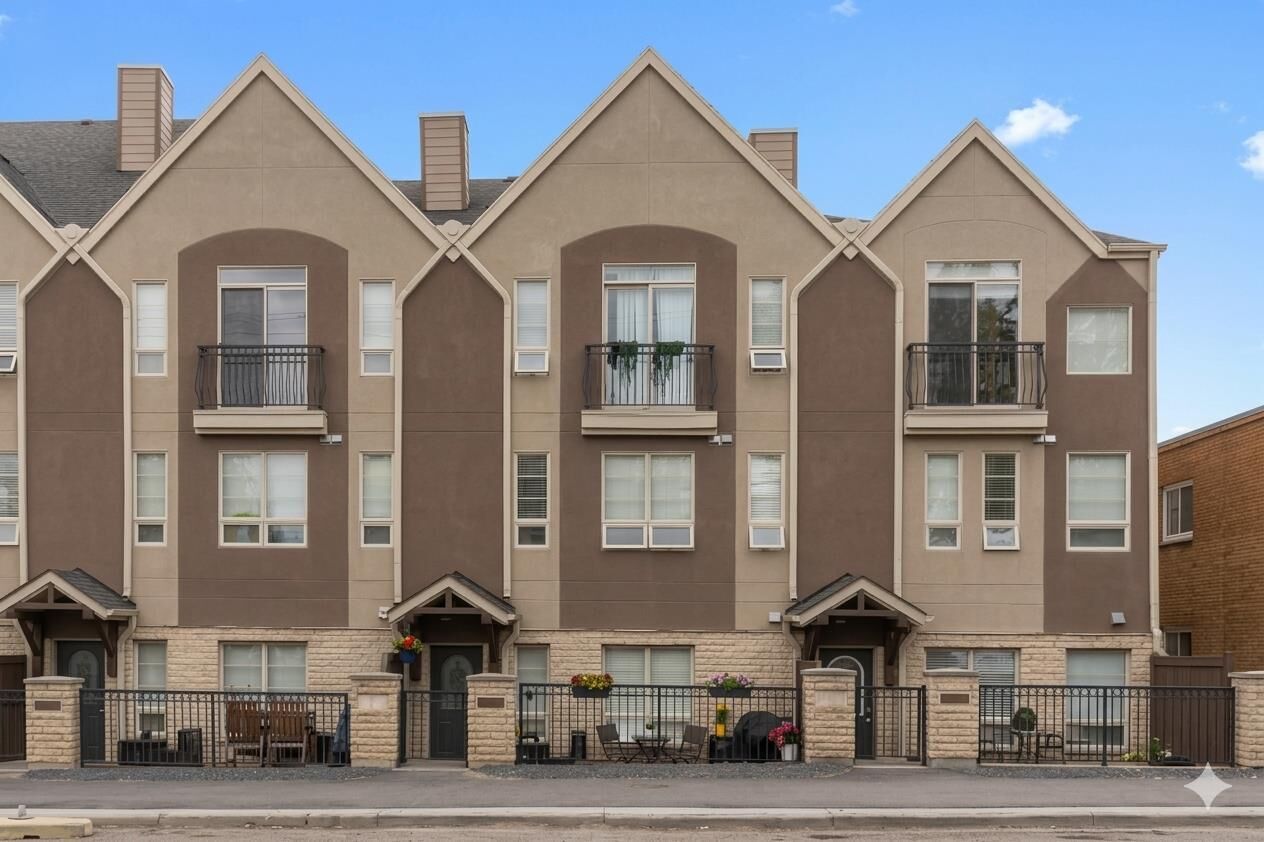 Property Photo: 1729 34 Avenue SW 6 AB T2T 2B7