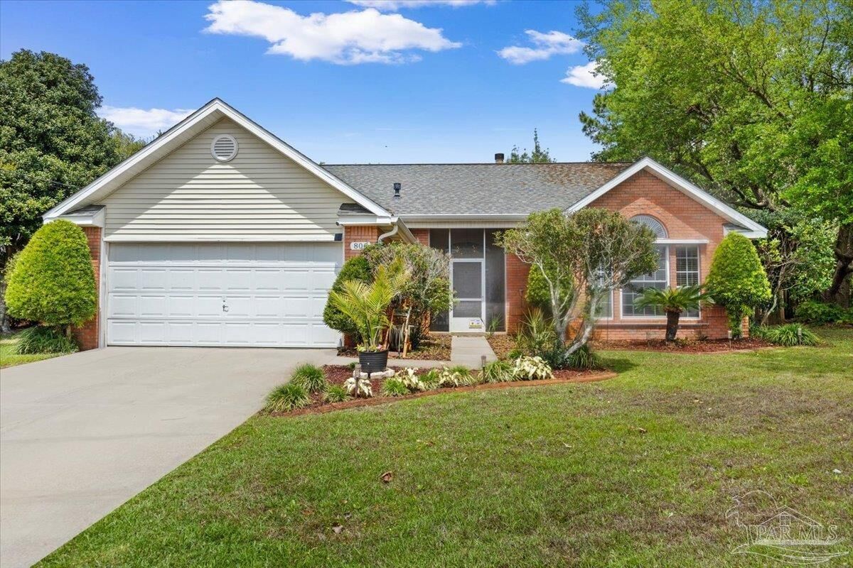 Property Photo:  806 Linda Dr  FL 32569 