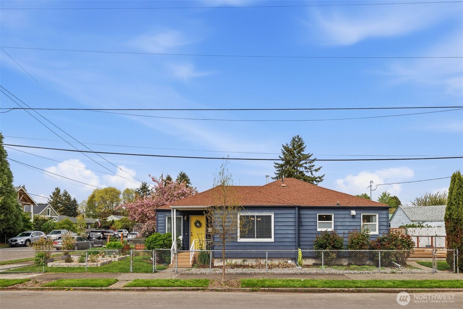 Property Photo:  544  Whitworth Avenue S  WA 98057 