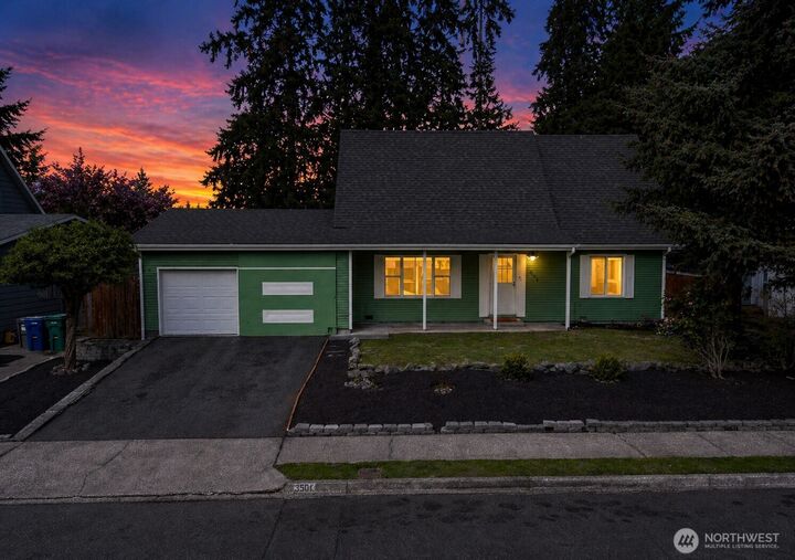 Property Photo:  3501  V Street SE  WA 98002 