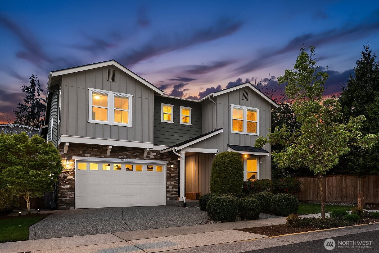 Property Photo:  10315  134th Place NE  WA 98033 